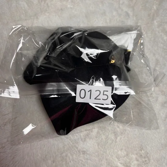 SKIMS Women's T-Shirt Bra Onyx Black Size 34B Underwire Adjustable Straps NWT - Picture 8 of 8